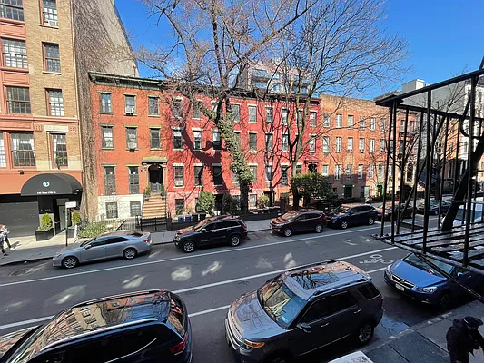 Rented by J PRESTON AND ASSOCIATES INC | media 17