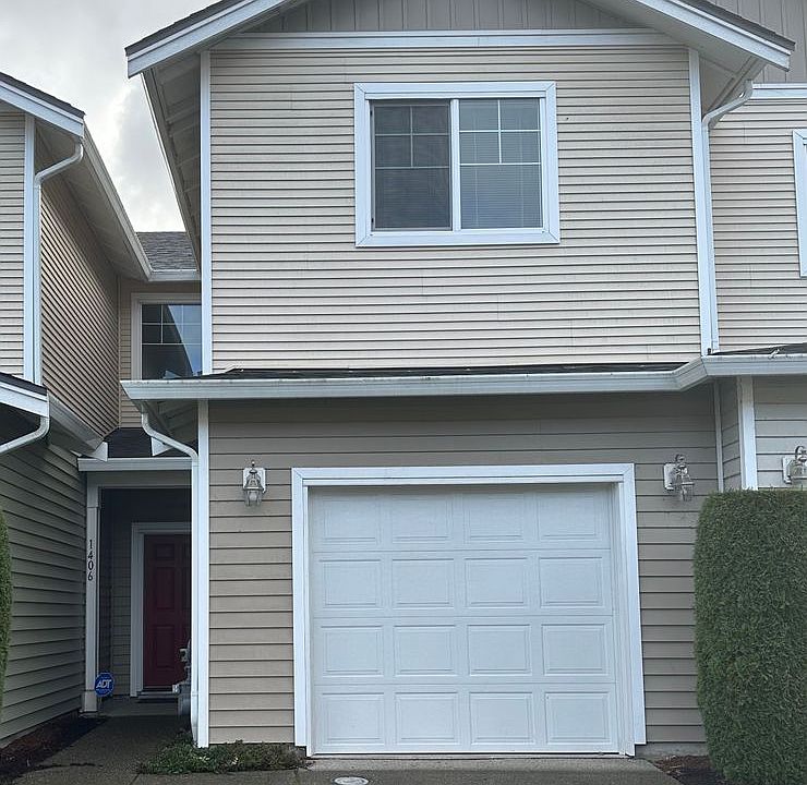 1st image of 1406 51st Pl NE