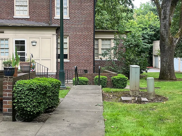 400 Hathaway Rd — Photo 27