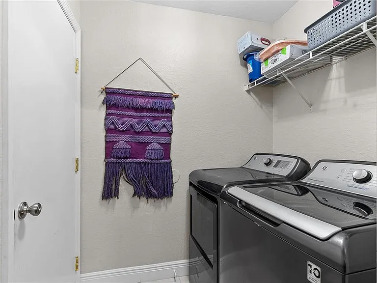 8207 Westmont Terrace Dr — Photo 28