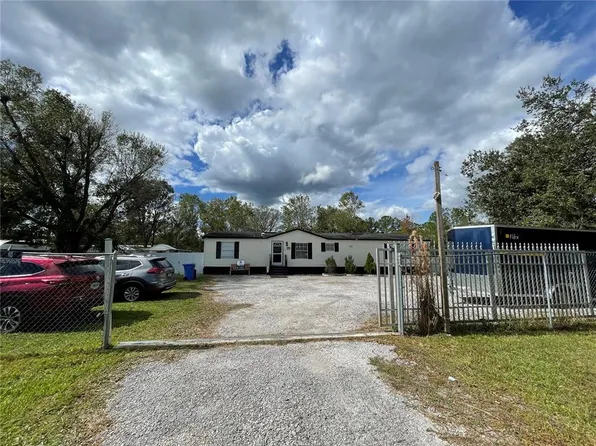 6329 Candlewood Dr, Zephyrhills, FL 33544