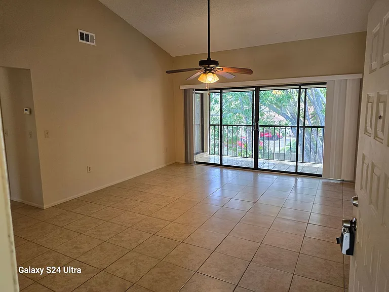 853 Mecca Dr #C — Photo 2