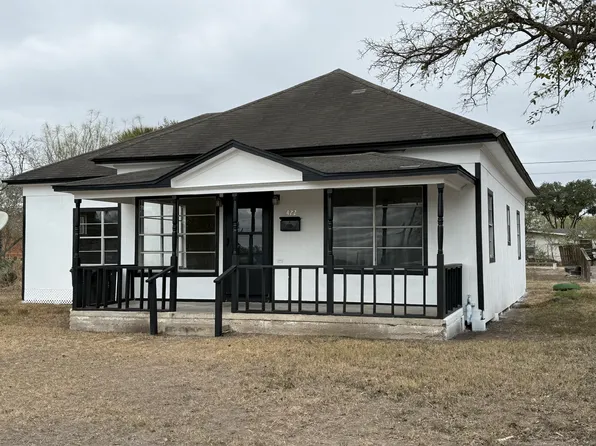 422 W Johnston Ave, Kingsville, TX 78363