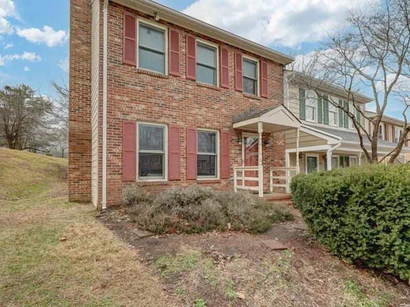 439 Wynridge Dr, Charlottesville, VA 22901