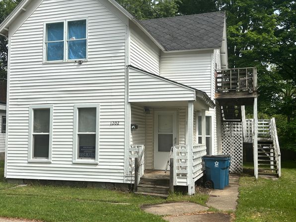 1202 Summit Ave #1