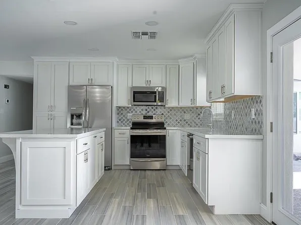 2415 E DEL RIO Drive, Tempe, AZ 85282