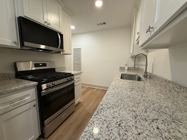 1002 S Glenwood Blvd — Photo 40