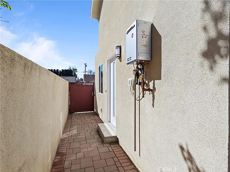 7318 Leescott Ave — Photo 24