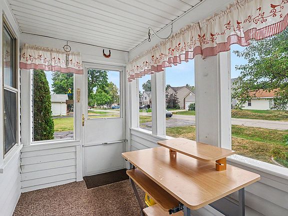 3rd image of 2901 Hartline Dr