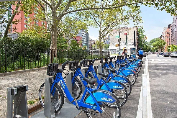 Rented by REAL New York | media 24