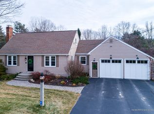 38 Hillcrest Dr, Cumberland, ME 04021