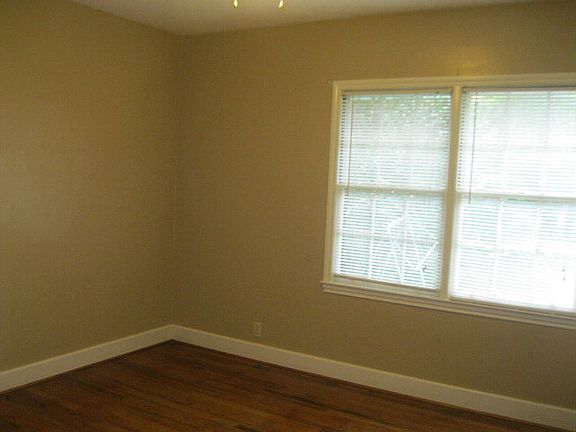 5th image of 304 N Caswell St