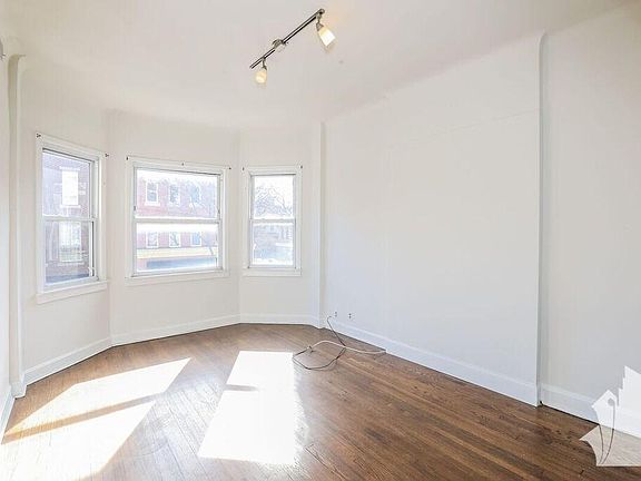 3rd image of 854 W Armitage Ave #1322