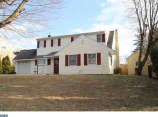 6 Hunt Rd, Levittown, PA 19056