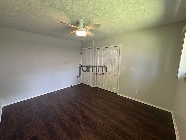 5250 Mills Creek Ln — Photo 18