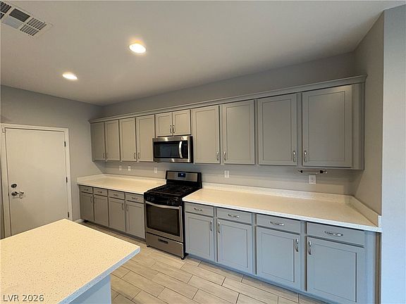 5th image of 9898 Poplar Point Ave