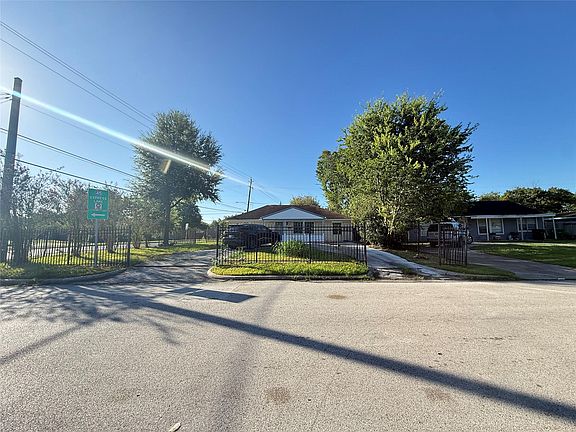 3rd image of 7562 Thurow St