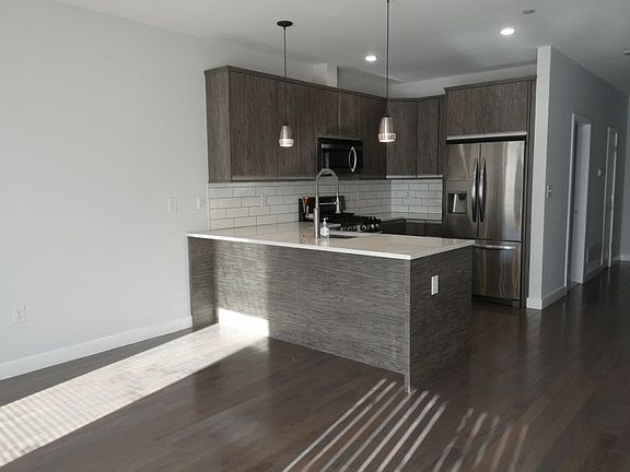 3rd image of 520 W Berks St #1