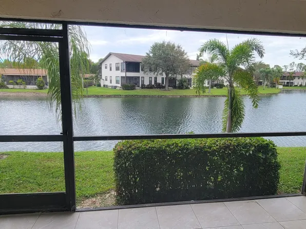 5233 Treetops Dr, Naples, FL 34113