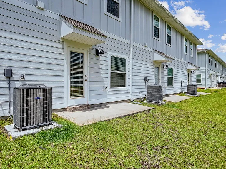 1518 Iroquois Ct — Photo 6