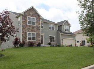 5537 W River Park Ct, Franklin, WI 53132