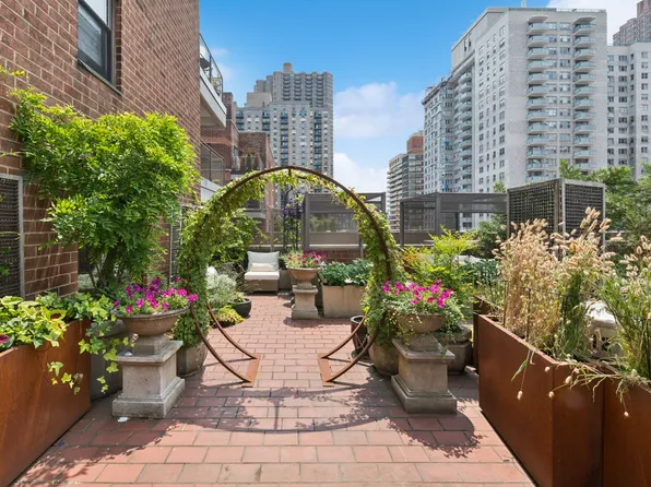 2 Tudor City Place 12EFN image 2 of 11