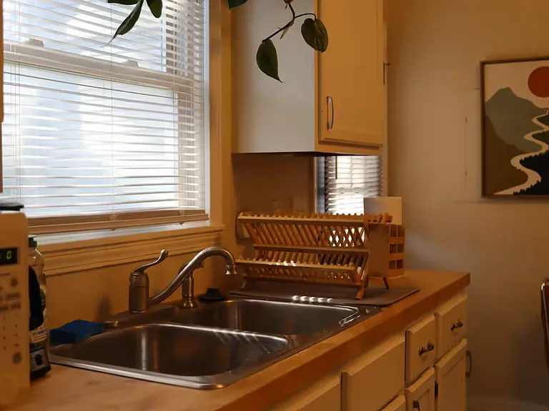 1051 Elm St — Photo 10