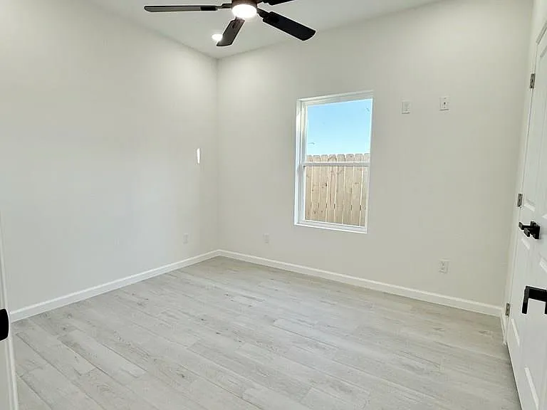 1013 Gabriela St #B — Photo 5