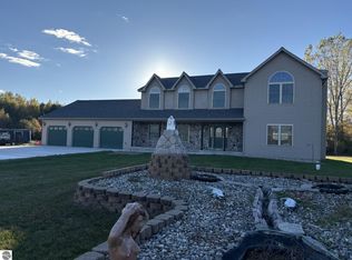 99 N Alamando Rd, Shepherd, MI 48883