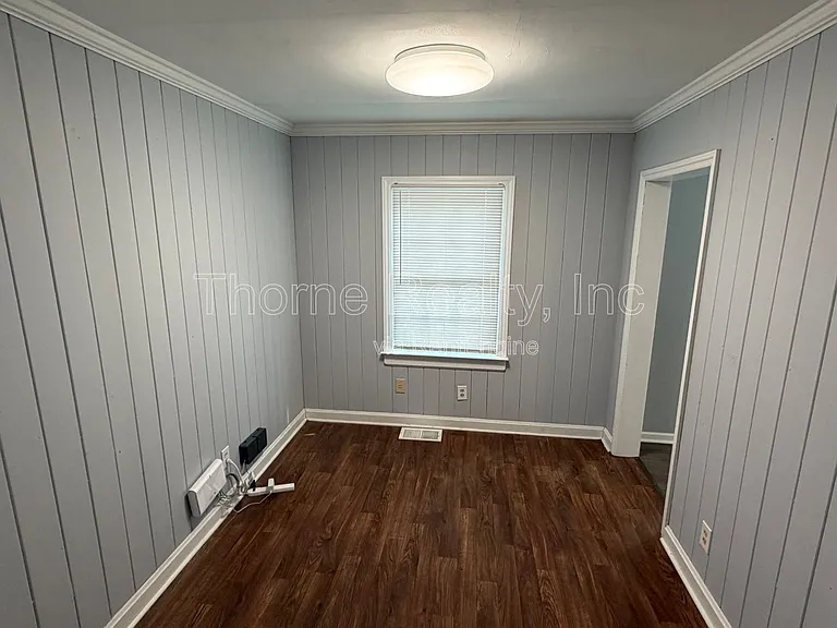 1416 Rosewood Ave — Photo 3