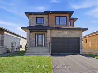 72 Chateauguay St, Russell, ON K0A 1W0