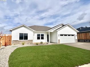 931 Medina Ave, Sutherlin, OR 97479