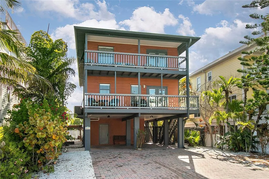 2 bed, 2.0 bath, 1511 sqft, $6,500 — Photo 1