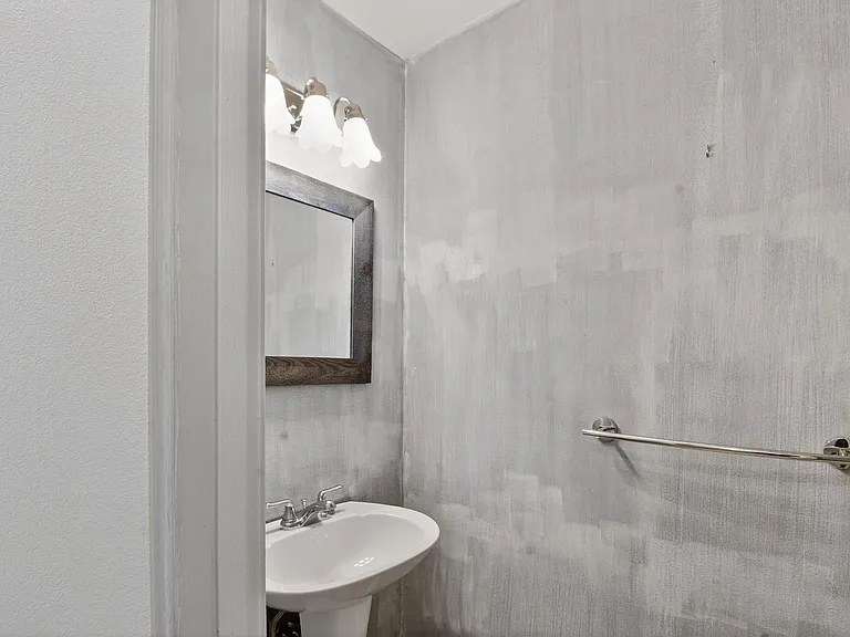 5326 King Arthur Cir — Photo 7