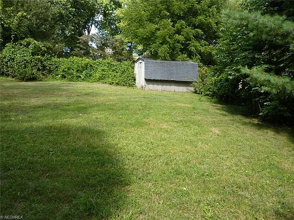 3rd image of 803 Valley Dr