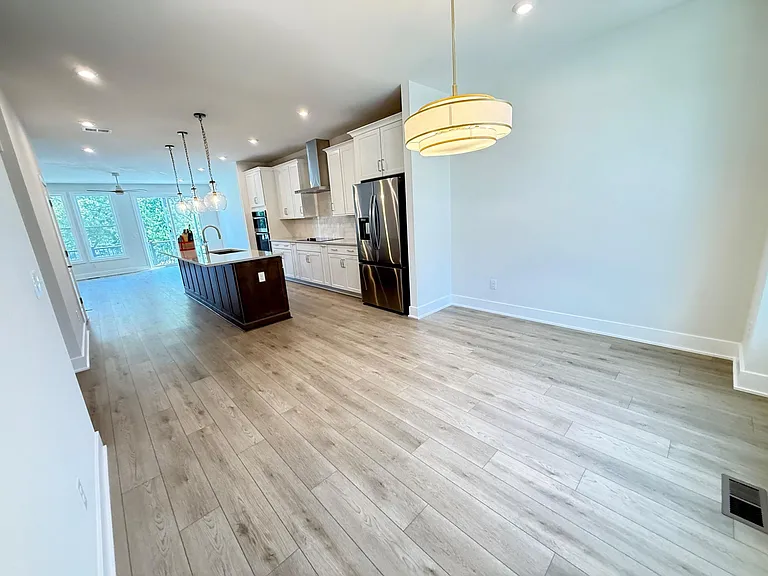 9715 Grant Ave — Photo 6
