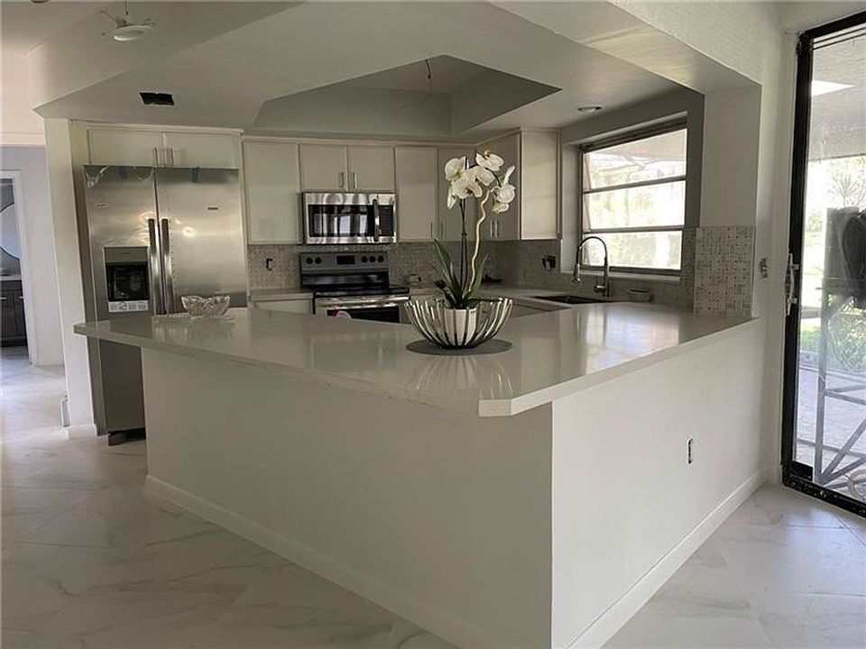 1st image of 4600 King Palm Dr