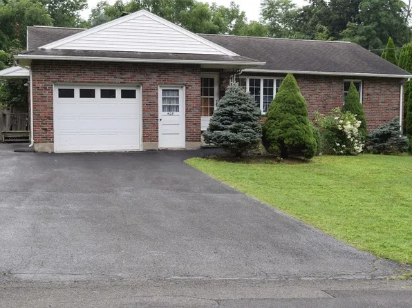 408 Butternut Dr, Vestal, NY 13850