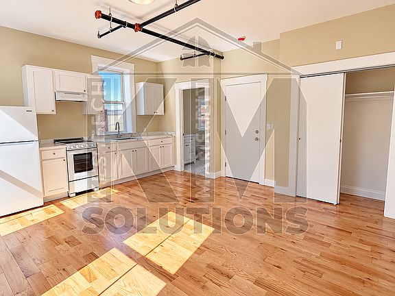 3rd image of 25 Main St #10