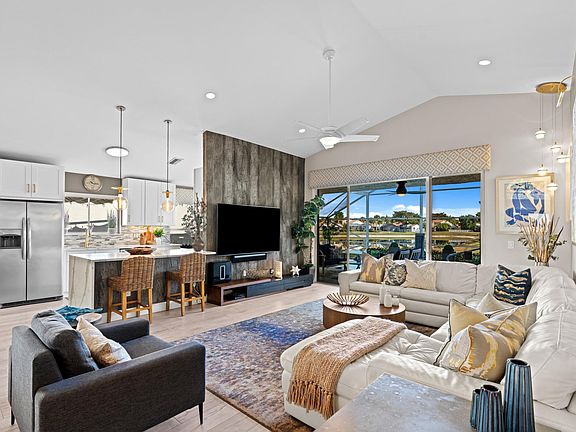 5th image of 22594 Esplanada Drive