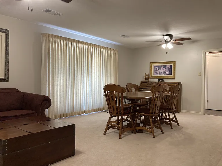 927 Skyline Dr — Photo 11