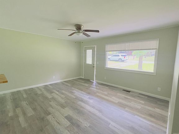 5th image of 700 Dove Ln