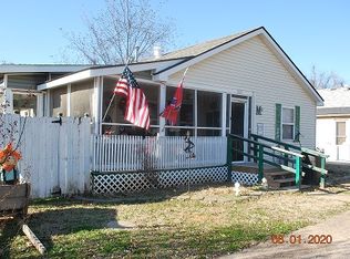 621 N Mulberry St, Dexter, MO 63841