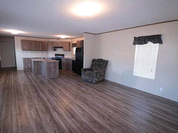 3rd image of 137 Gray Fox Dr