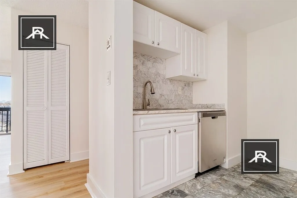 Building Photo - 15 N Beacon St #328