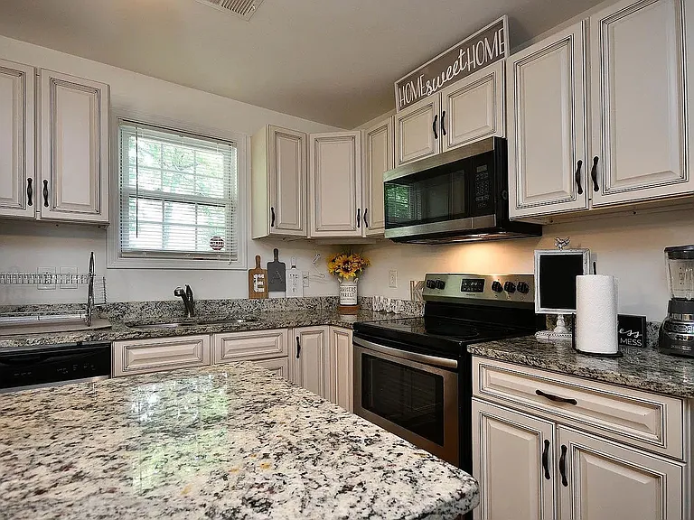4 Blossom Dr — Photo 26