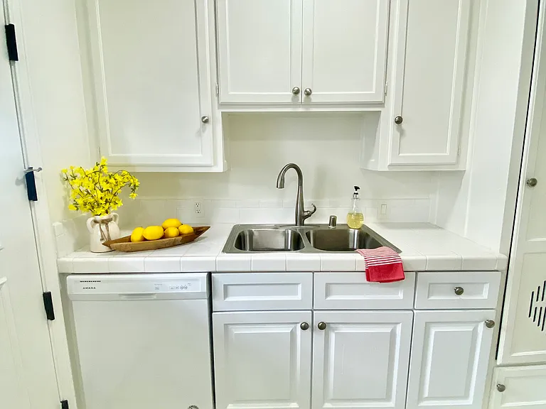 1108 E Imperial Ave #B — Photo 1