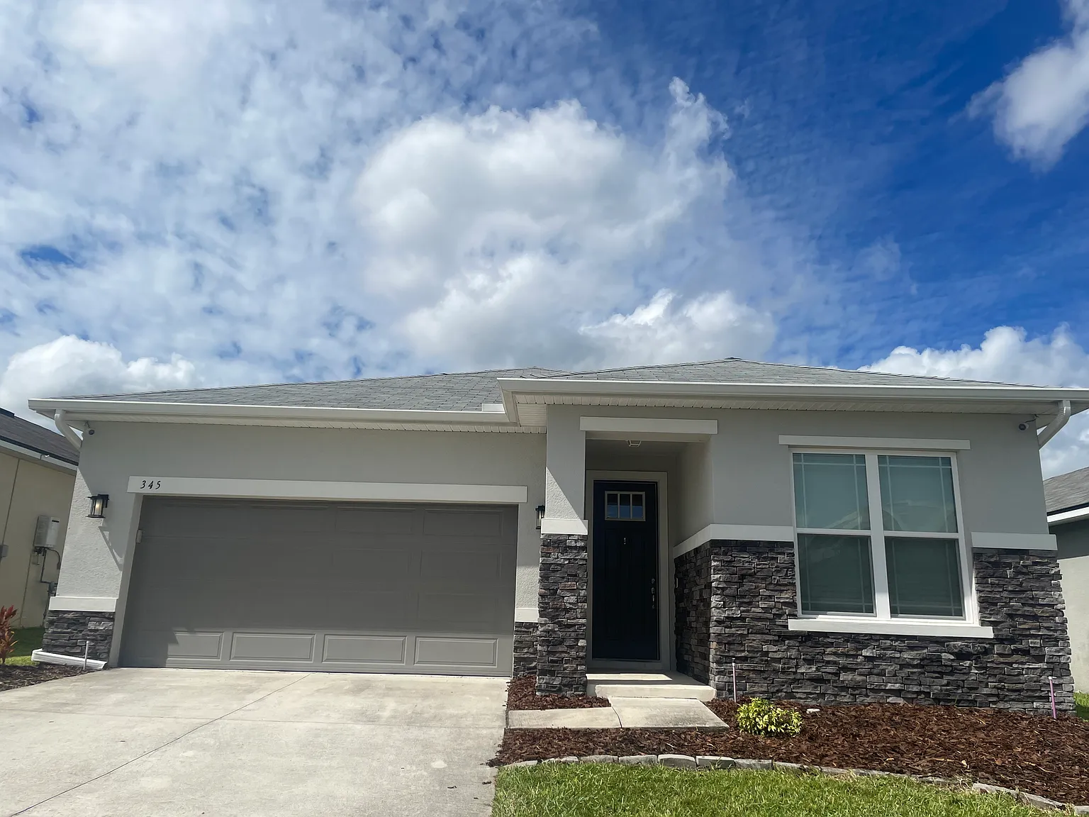4 bed, 2058 sqft, $2,250 — Photo 1