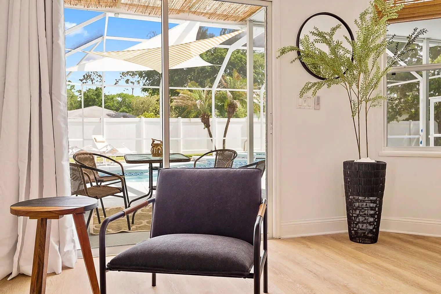3 bed, 3.0 bath, 2594 sqft, $4,909 — Photo 2