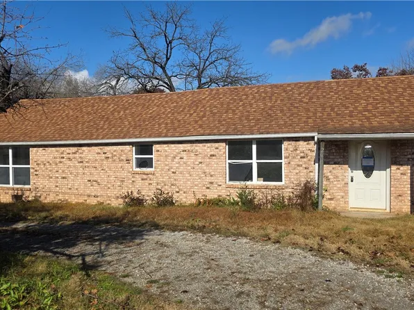 203 South St, Flippin, AR 72634